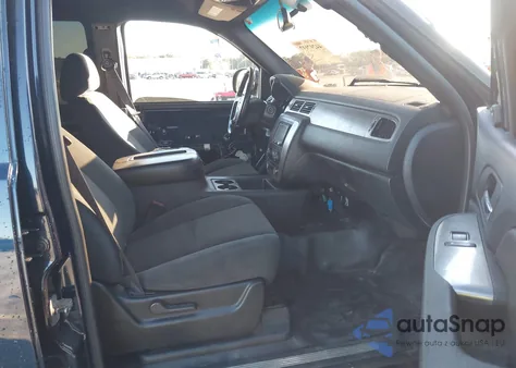 2007 Chevrolet Tahoe Police z USA, uszkodzony, nr VIN 1GNEC03077R406864